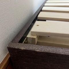 ベッドフレームの画像