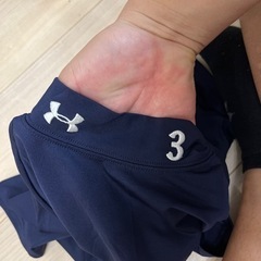 アンダーアーマー　キッズ　アンダーシャツ　YXLサイズの画像