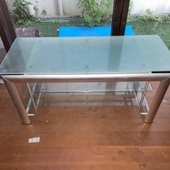 ガラステーブル