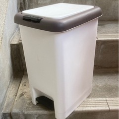 値下げ↓中古◆ダストボックス◆ゴミ箱◆ペダルペール◆