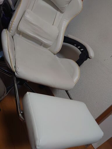 オットマン付腰や首を支え疲れない椅子