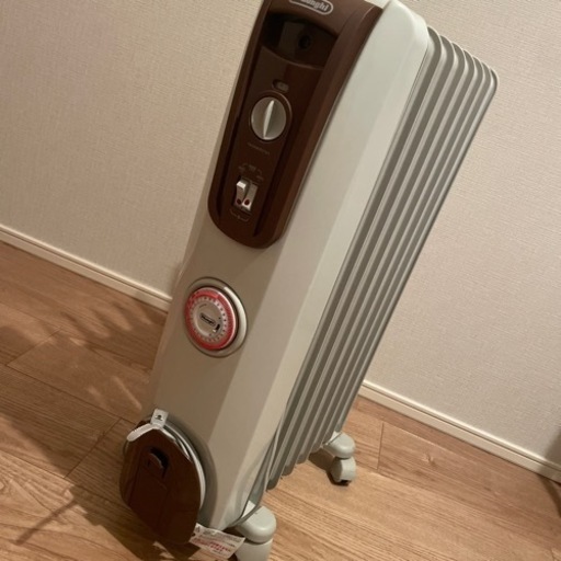 【お取引決まりました】家電 季節、空調家電 オイルヒーター デロンギ