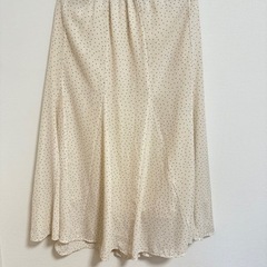 earth music&ecology セミフレアスカート ドッドホワイトの画像