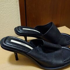 ZARA サンダルの画像