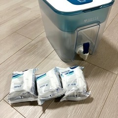 ブリタ(Brita) 　タンク型　浄水器　カートリッジ付き