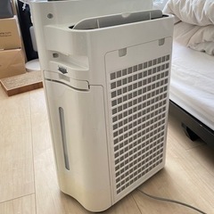 空気清浄機　白
の画像