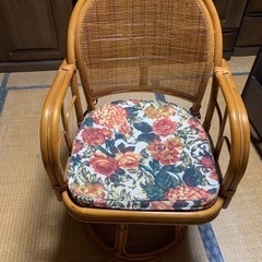 [受渡予定者決定済]椅子 チェア(籐製品?座面が回転します)