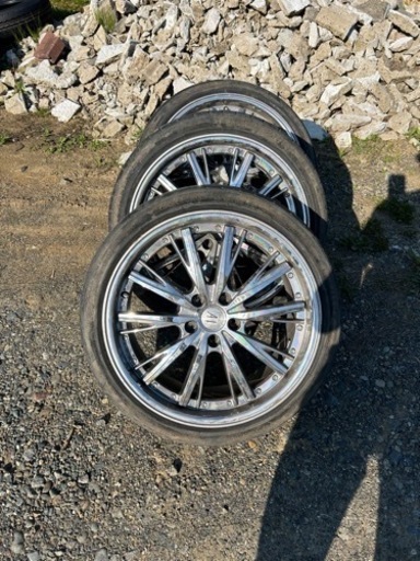 19インチ　225/40/19 アルファード、エスティマサイズ