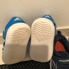 靴19.5センチとサンダル20センチの画像
