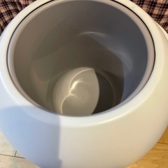 ピジョン　　オムツゴミ箱
の画像