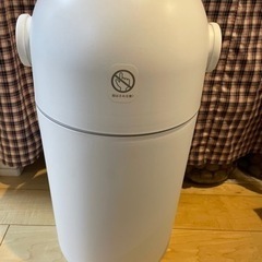 ピジョン　　オムツゴミ箱
の画像