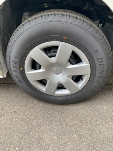 車のパーツ タイヤ、ホイール