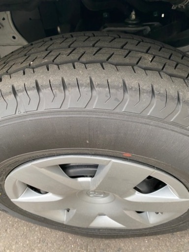 車のパーツ タイヤ、ホイール