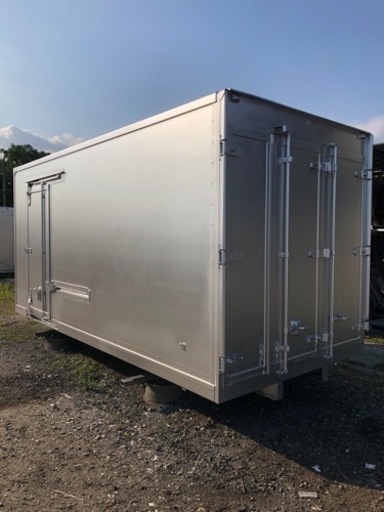 仕上げ済み！断熱材入り！スライド横扉！バイクガレージ！使い勝手抜群！倉庫物置用  保冷3トンロングワイドコンテナ