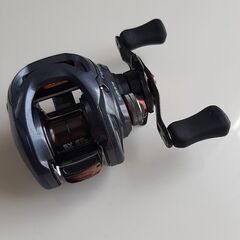 16 ジリオン SV TW 7.3 右ハンドル　ダイワ　ベイトリ...