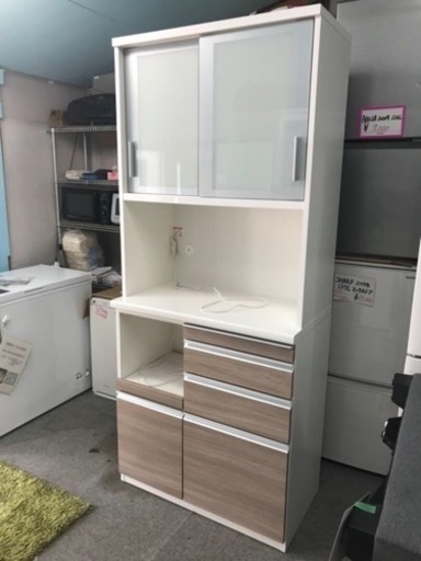 新品　未使用　島忠　ライズII キッチンボード　食器棚　アーバンウォール