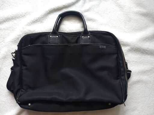 KANZANのビジネスバッグ　2,000円