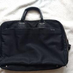 KANZANのビジネスバッグ　2,000円