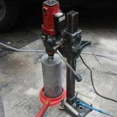 コンクリートに穴を開けます🔴コア抜き施工🔴ダイヤモンドコアドリル🔴フェンス、カーブミラーなど - 飯塚市