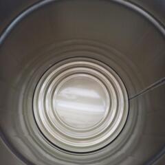 ペール缶の空き缶の画像