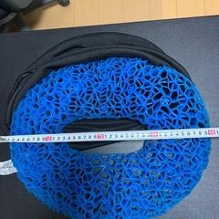  ゲルクッション 円座クッション ドーナッツクッション 座布団 クッション 椅子 体圧分散 二重 立体構造 滑り止め 通気性 耐久性 オフィス 在宅ワーク 運転席 車椅子に適用 厚くするカバー付きの画像