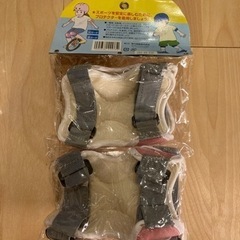 子ども用ヘルメット　膝当て　肘当て　サポーター　自転車、一輪車、ストライダーなどにの画像