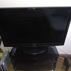 37インチ液晶テレビ　Panasonic VIERA　（＋テレビ台）
