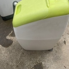 アップリカ紙おむつ処理ポット。
