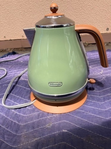DeLonghi/デロンギ　電気ケトル　1.0L　オリーブグリーンKBOV1200J-GR