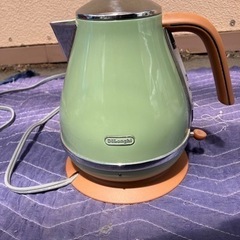 DeLonghi/デロンギ　電気ケトル　1.0L　オリーブグリー...