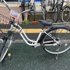 リサイクルショップどりーむ天保山店　No1210　自転車　ママチャリ　２６インチ　白色　ベル付き　ライト付き