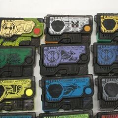 仮面ライダー ゼロワン 01 プログライズキー 18個セット まとめて　ゼツメツ レジェンド アギト有　☆ PayPay(ペイペイ)決済可能 ☆ 札幌市 豊平区 平岸 平岸店の画像