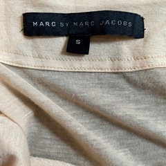 MARC JACOBSトップスの画像