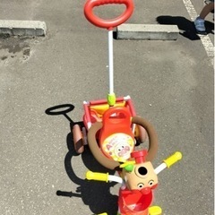 アンパンマン三輪車の画像