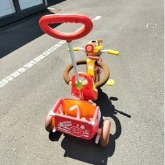 アンパンマン三輪車の画像