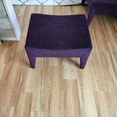 １人掛けソファ、オットマンのセットの画像