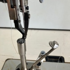 1本針本縫い上送り極細棒ポストミシンの画像