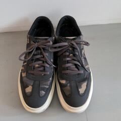 コールハーン　スニーカー　カモフラ柄　迷彩の画像