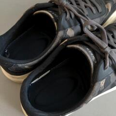 コールハーン　スニーカー　カモフラ柄　迷彩の画像