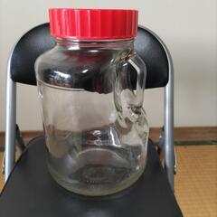 ラッキョウ漬けの瓶 