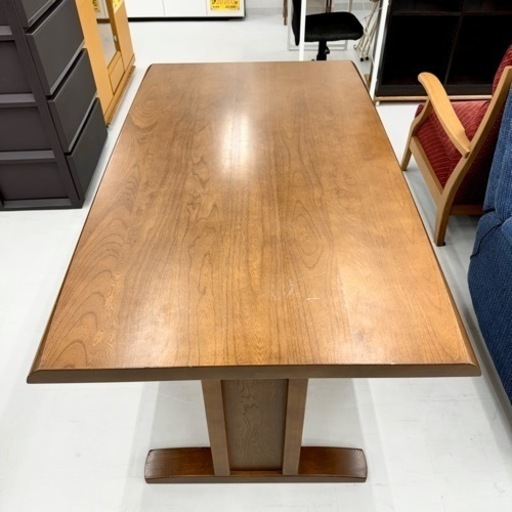 【お買い得‼️】高級♪ カリモク家具 150cm幅ダイニングテーブル 4人掛けサイズ 天然木製ブラウン♪