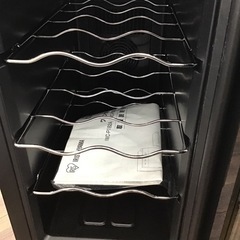 #J-52【ご来店いただき方限定】アイリスオーヤマのワインセラーですの画像