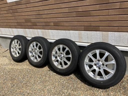 車のパーツ タイヤ、ホイール