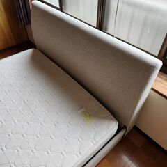 【無料】ダブルベッド＋マットレスの画像