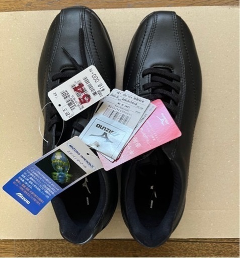 【新品，半額】スポーツ シューズメンズ