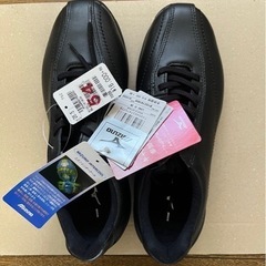 【新品，半額】スポーツ シューズメンズ