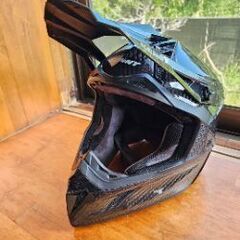 [NEW] ダートバイクヘルメットカーボン  [緊急]の画像