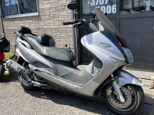 ヤマハ　マジェスティ125FI シート新品張替え！USB、スマホホルダー完備！