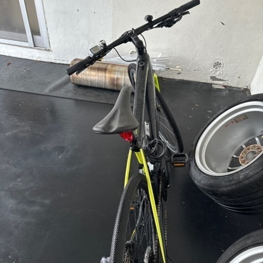 電動自転車 キャノンデール　クロスバイク