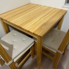 家具(2人用ダイニングテーブル、衣装ケース×6、3段衣装ケース)